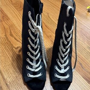 Stylish Black Lace-Up Women's Shoes